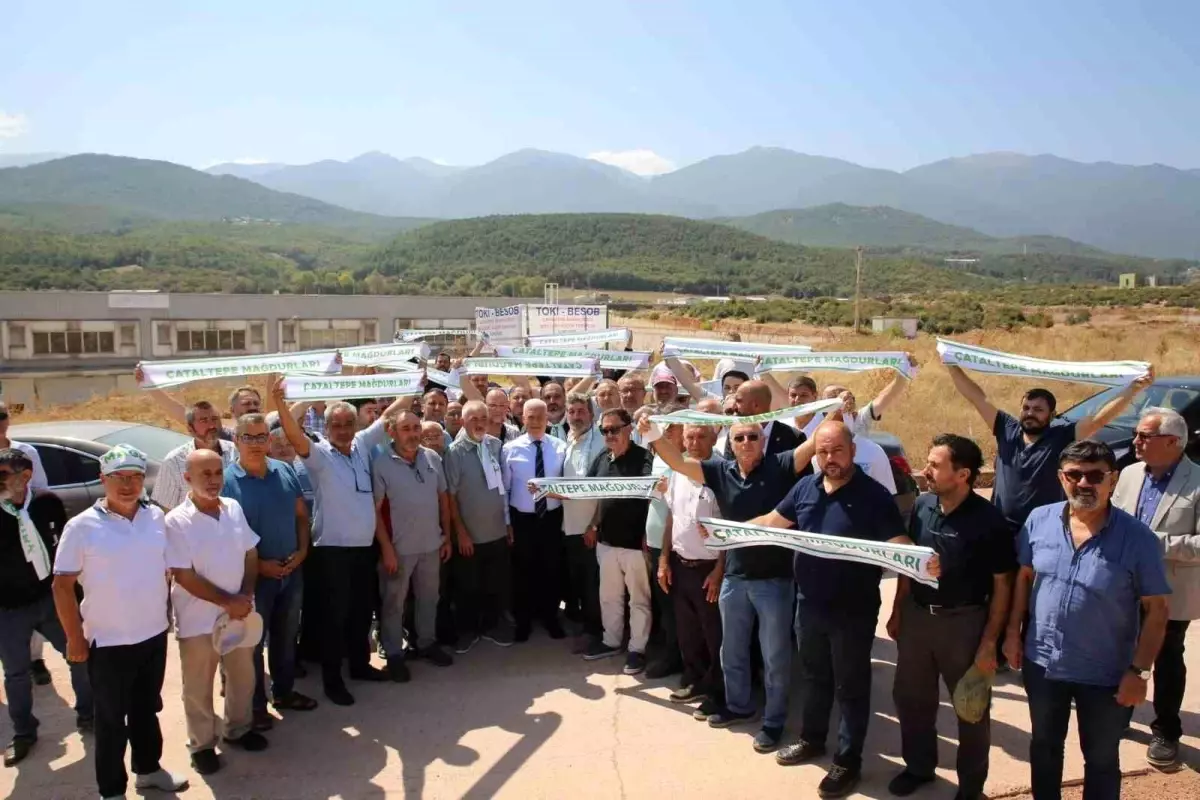 Bursa Büyükşehir Belediye Başkanı Mustafa Bozbey, Çataltepe Sanayi Sitesi mağdurlarıyla bir araya geldi