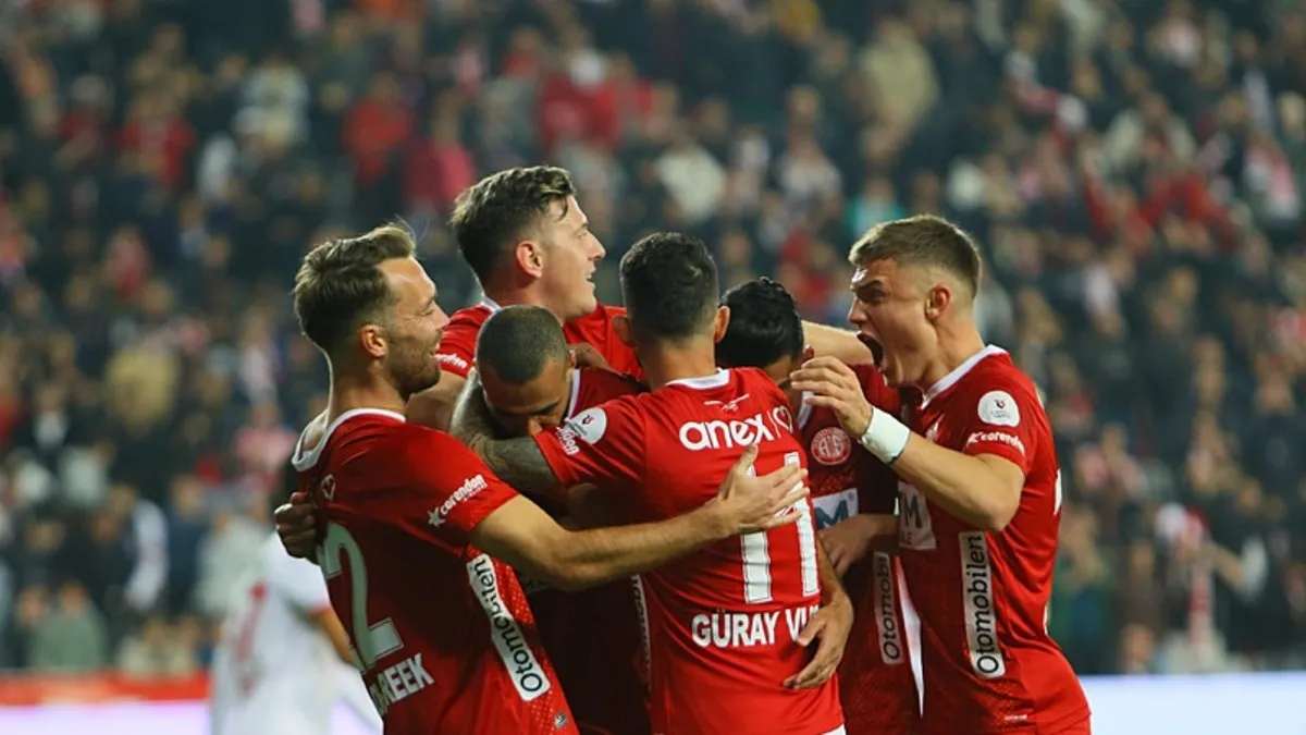 Antalyaspor, Sivasspor’u 2 golle devirdi!