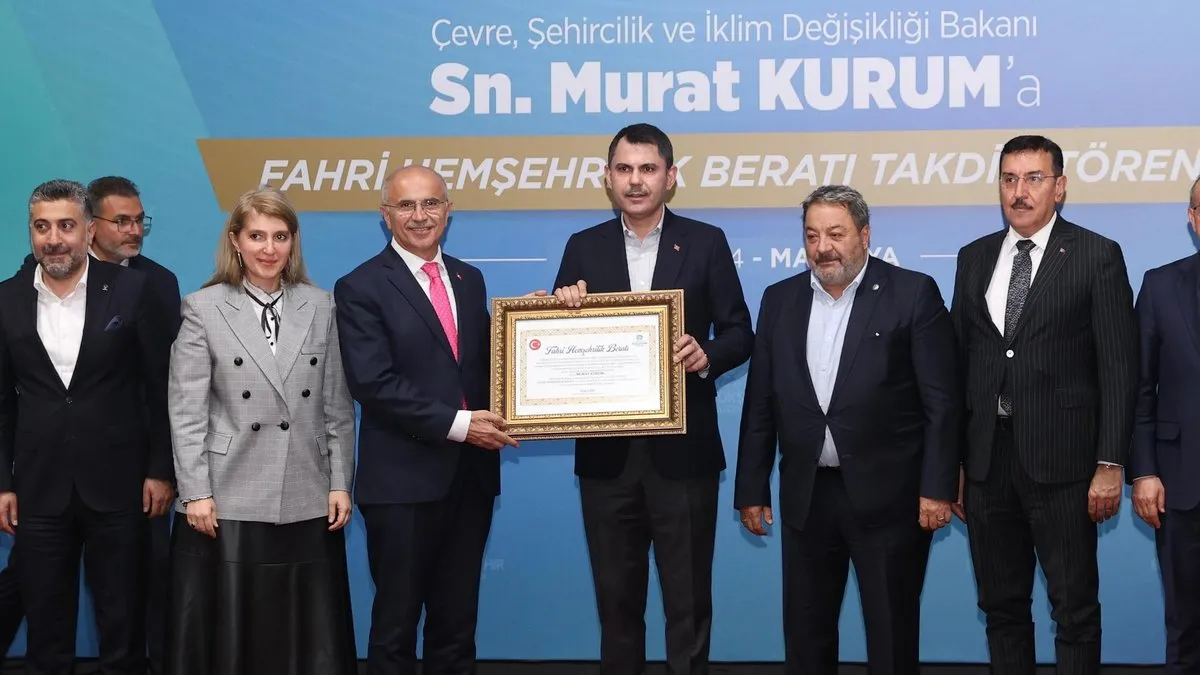 Bakan Kurum’a Malatya’da fahri hemşehrilik beratı takdim edildi