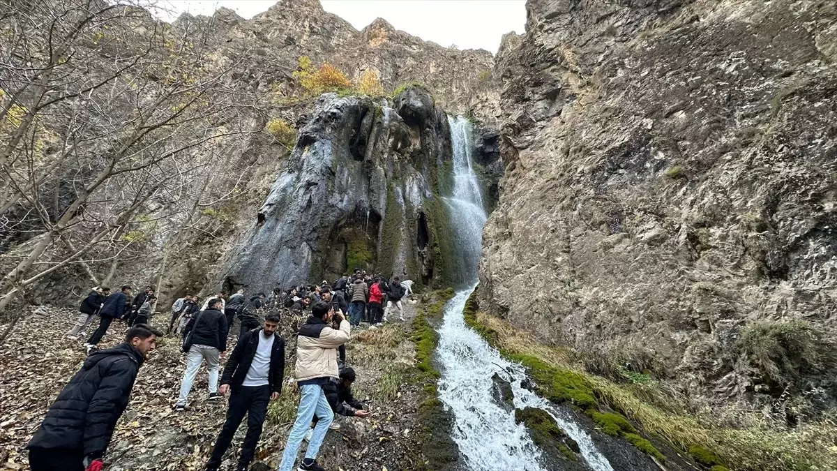 Hakkari’de Gençlik Kampı Düzenlendi